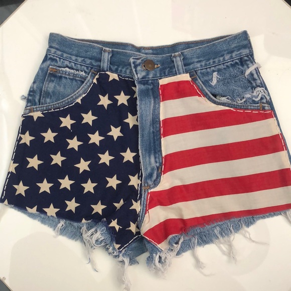 Vintage Wrangler cut off Jean shorts USA - Picture 1 of 5